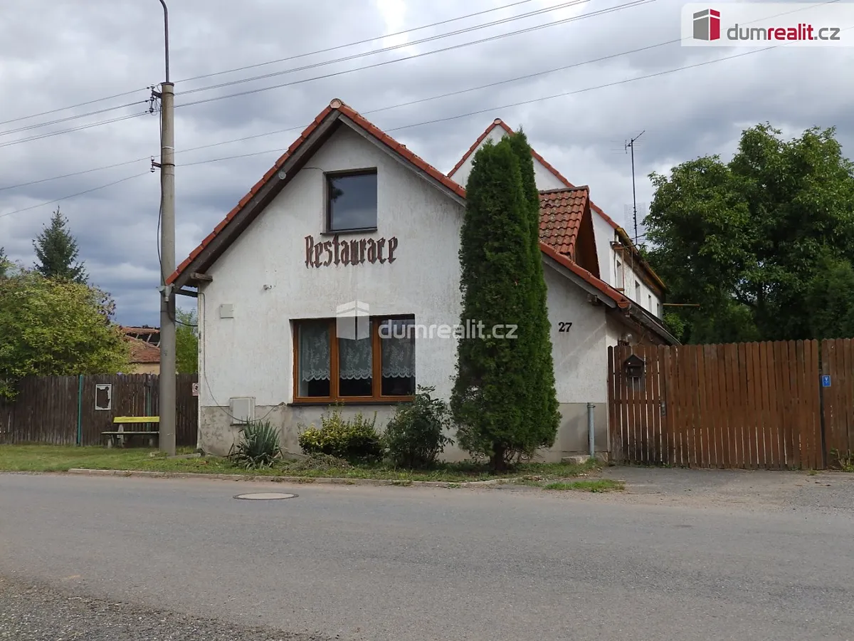 Prodej rodinného domu 180 m², pozemek 1685 m²